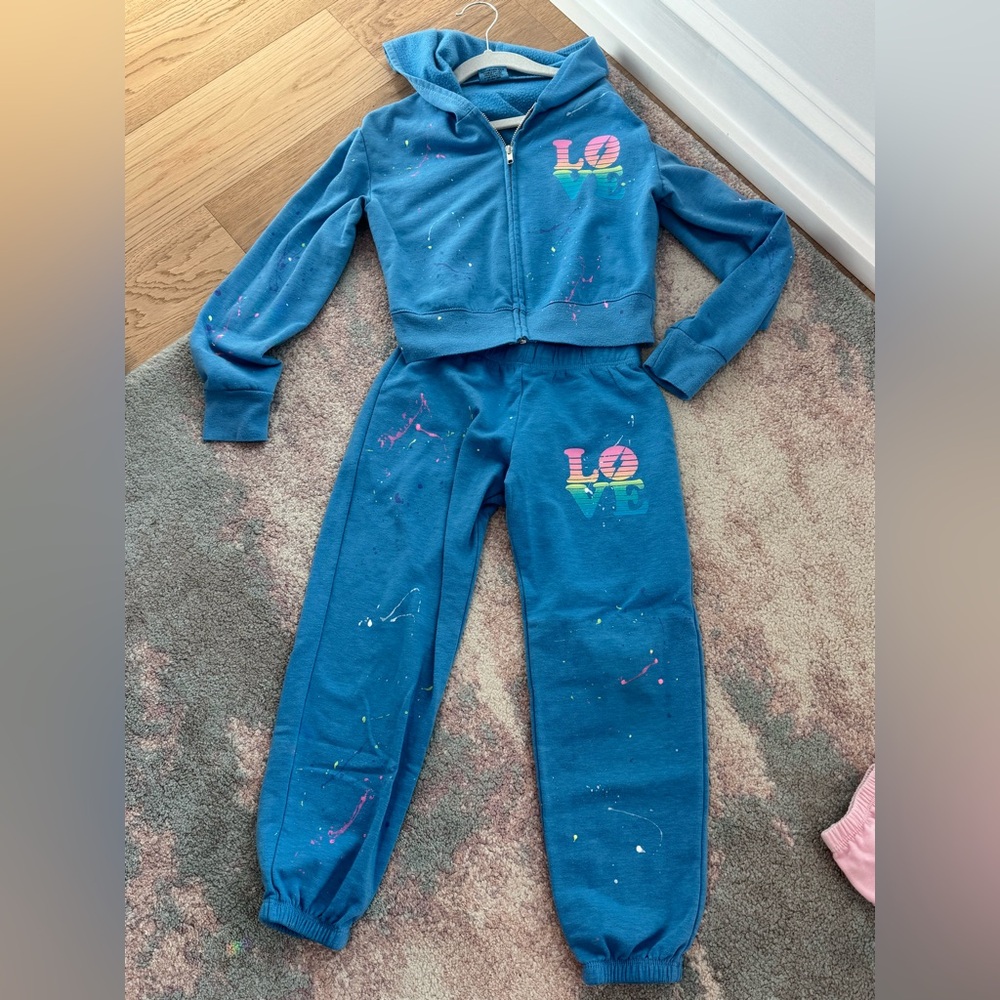 Firehouse Blue Kids sweatpants with Love Print and splatter paint